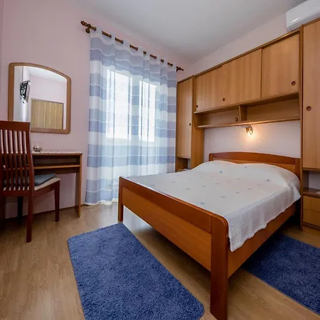 & Bay Guest house