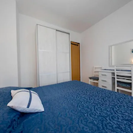 Guest house & Bay Rab Town