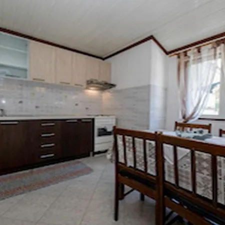 & Bay Guest house Rab Town
