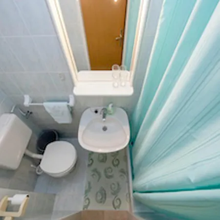 & Bay Guest house *